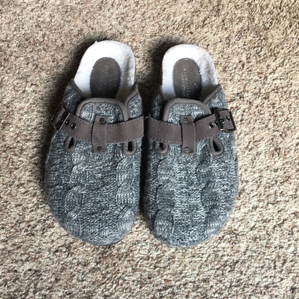 American Eagle slippers